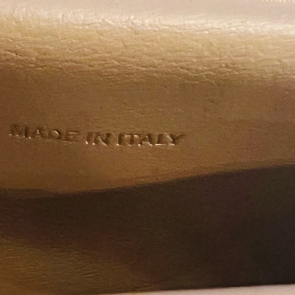 New BURBERRY/ Tan Monogram Card and Coin Case - Picture 16 of 16